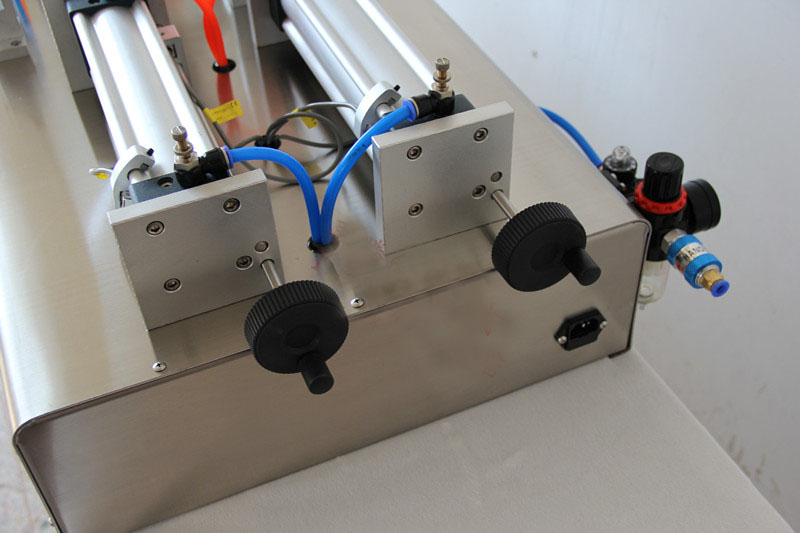 2025 河北洗潔精雙頭灌裝機第2張